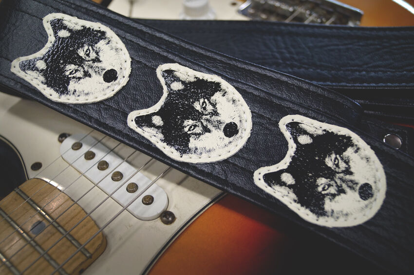Wolf guitar strap top