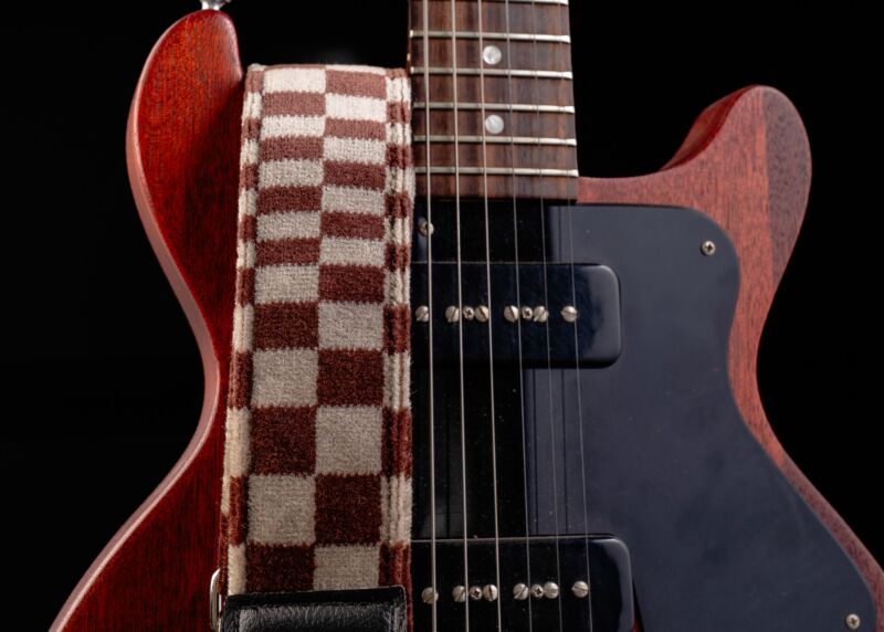 The Pasha - Burgundy & White Guitar Strap