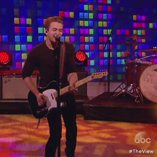 5 Time Grammy Nominee Hunter Hays Rocks Couch!