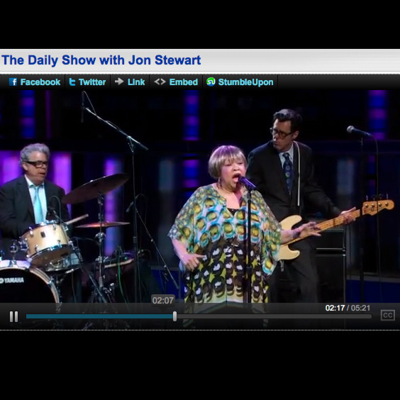 Mavis Staples Live On Jon Stewart- Bassist Jeff Turmes Rocks Couch.