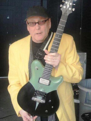 Cheap Trick Rick Nielsen Cheap Trick With Couch Guitar Strap